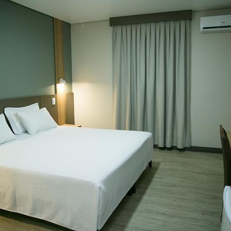 Bello Hotel โตเลโด ภายนอก รูปภาพ