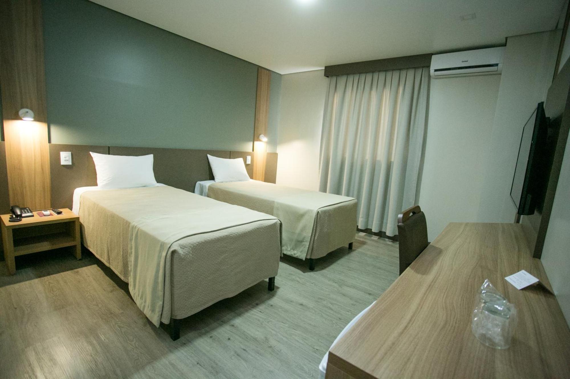 Bello Hotel โตเลโด ภายนอก รูปภาพ