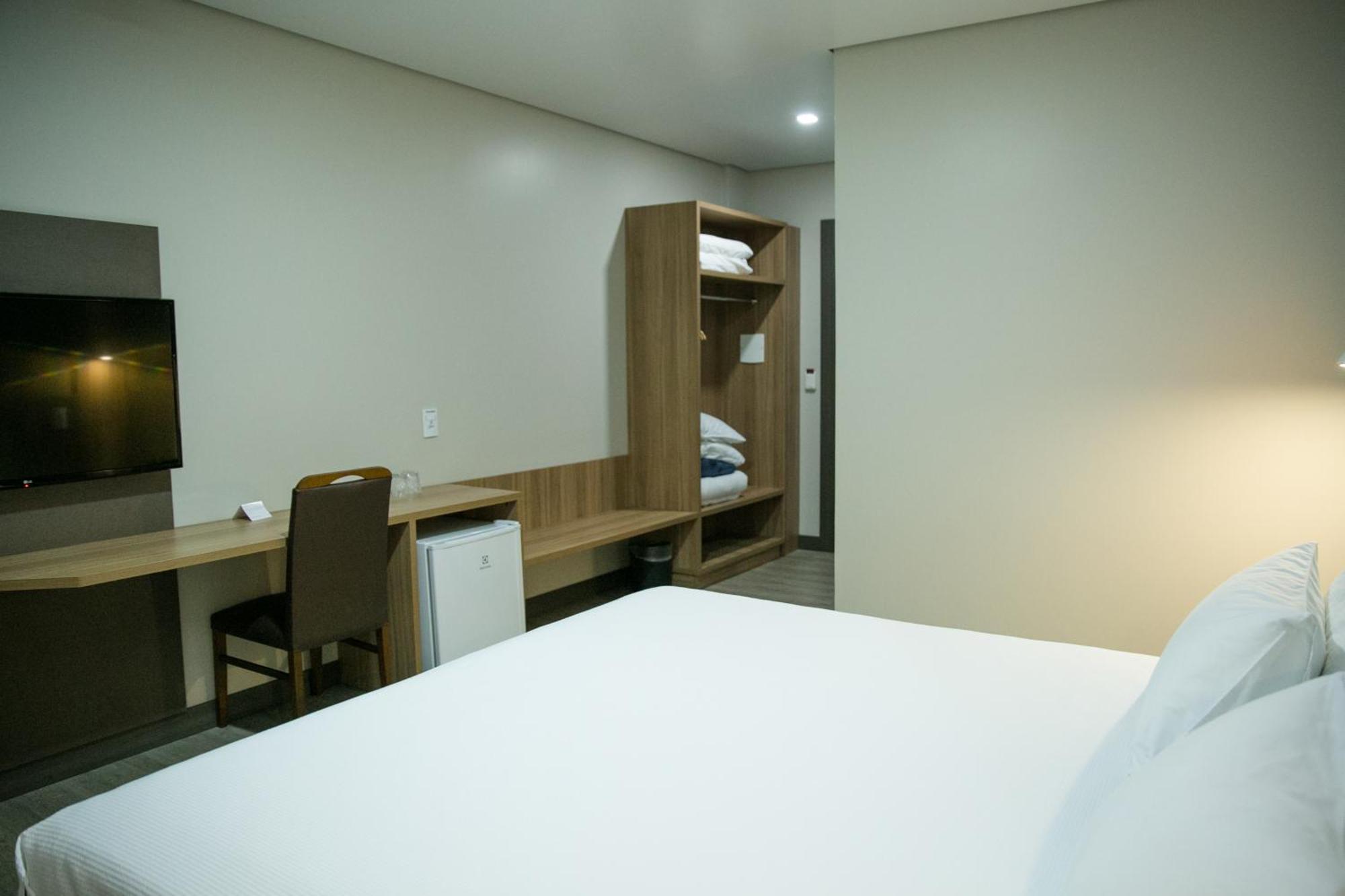 Bello Hotel โตเลโด ภายนอก รูปภาพ