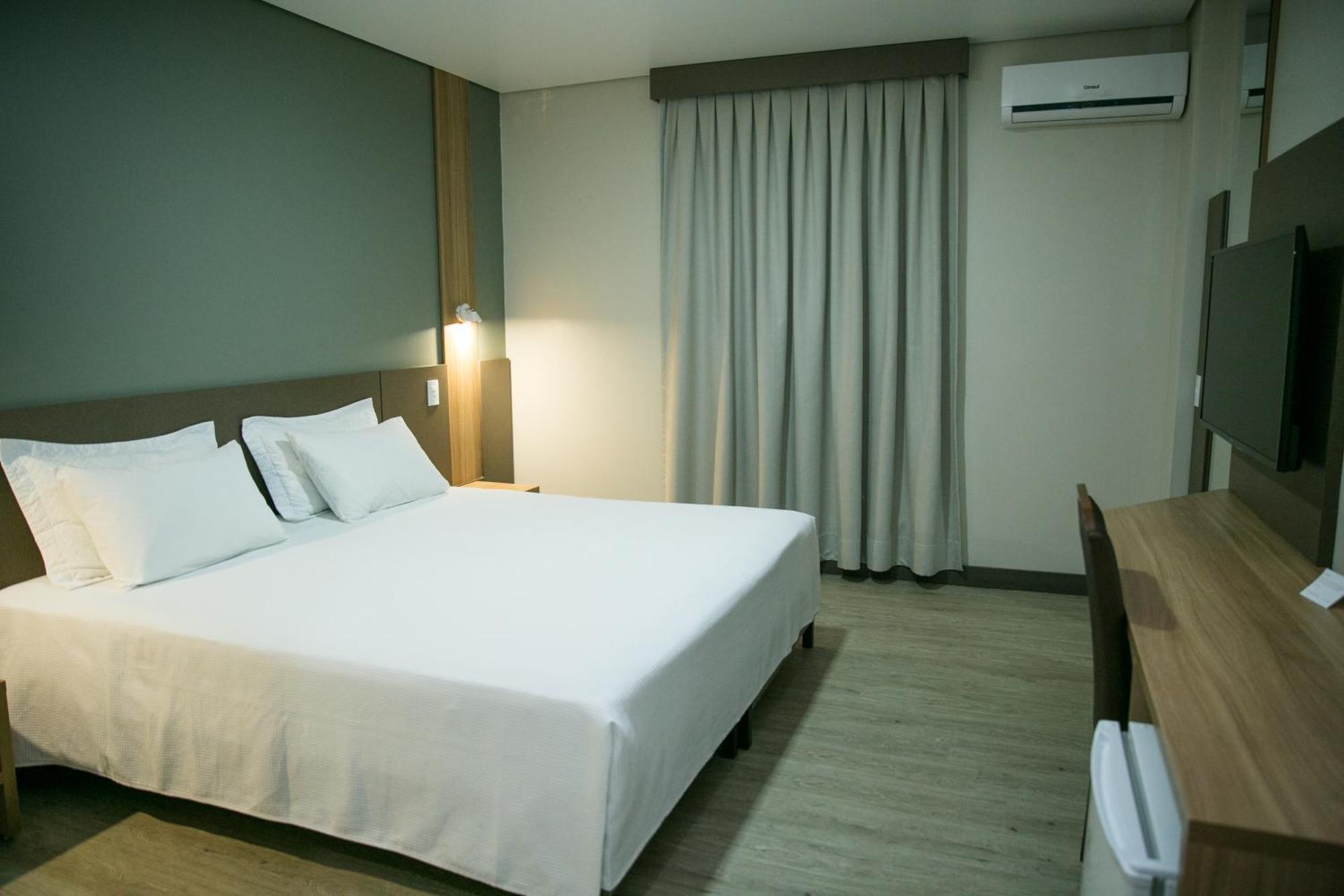 Bello Hotel โตเลโด ภายนอก รูปภาพ