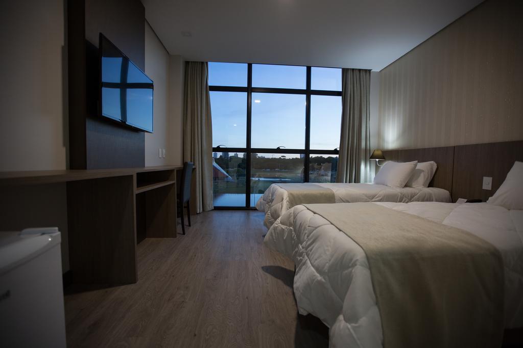Bello Hotel โตเลโด ภายนอก รูปภาพ