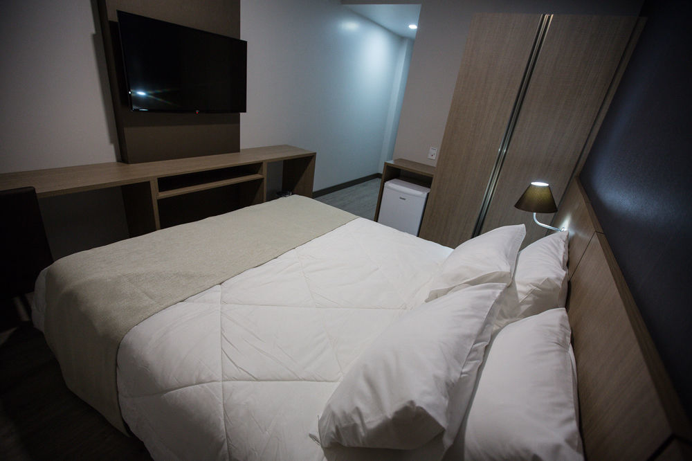 Bello Hotel โตเลโด ภายนอก รูปภาพ