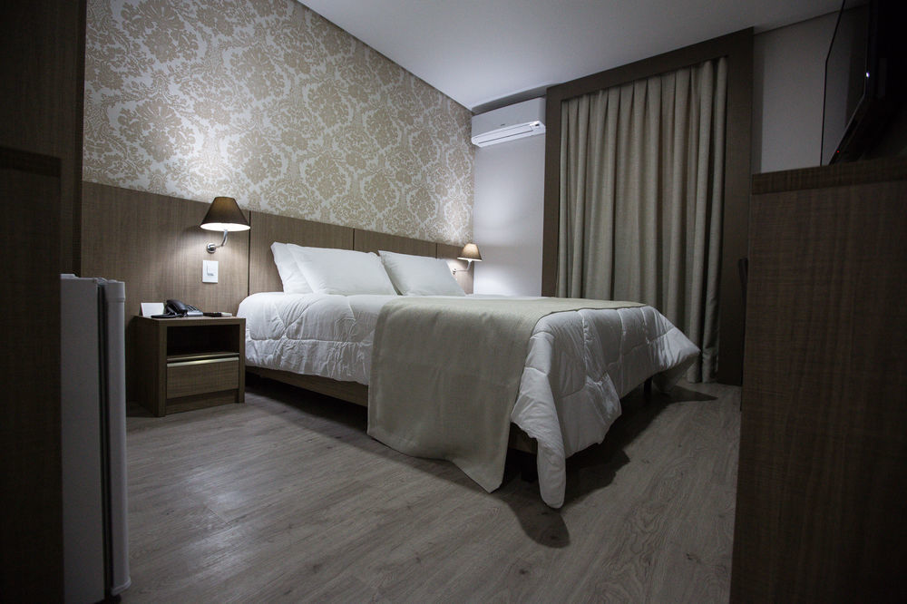 Bello Hotel โตเลโด ภายนอก รูปภาพ
