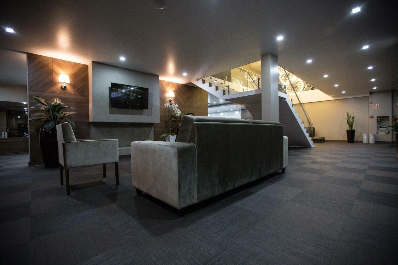 Bello Hotel โตเลโด ภายนอก รูปภาพ